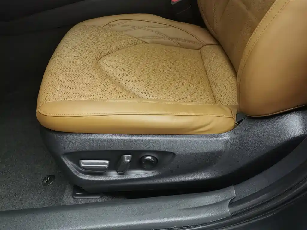 Toyota Avalon 2019 Hybrid 2.5L XLE Premium Edition China VI фото 20