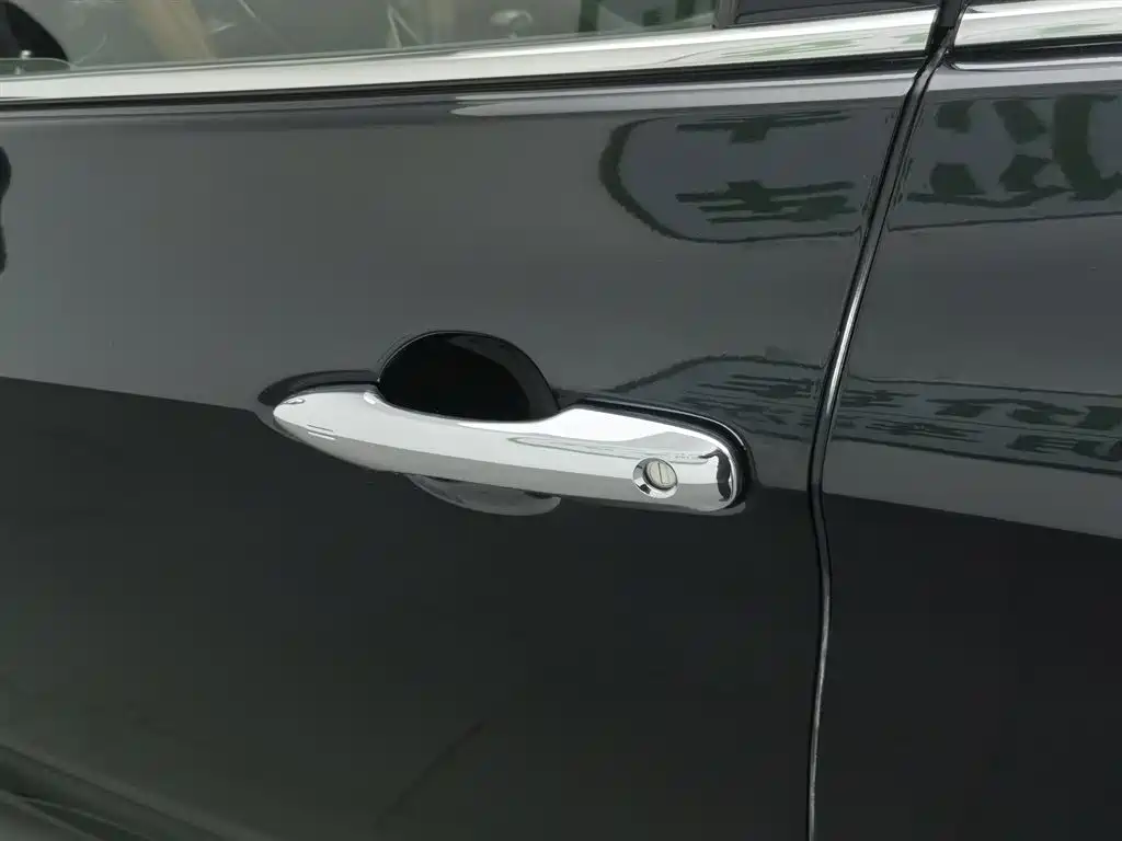 Toyota Avalon 2019 Hybrid 2.5L XLE Premium Edition China VI фото 18