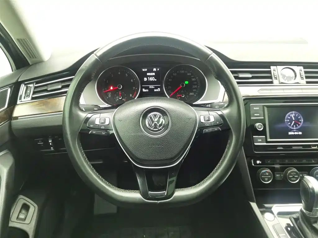 Volkswagen Magotan 2018 330TSI DSG Luxury фото 11