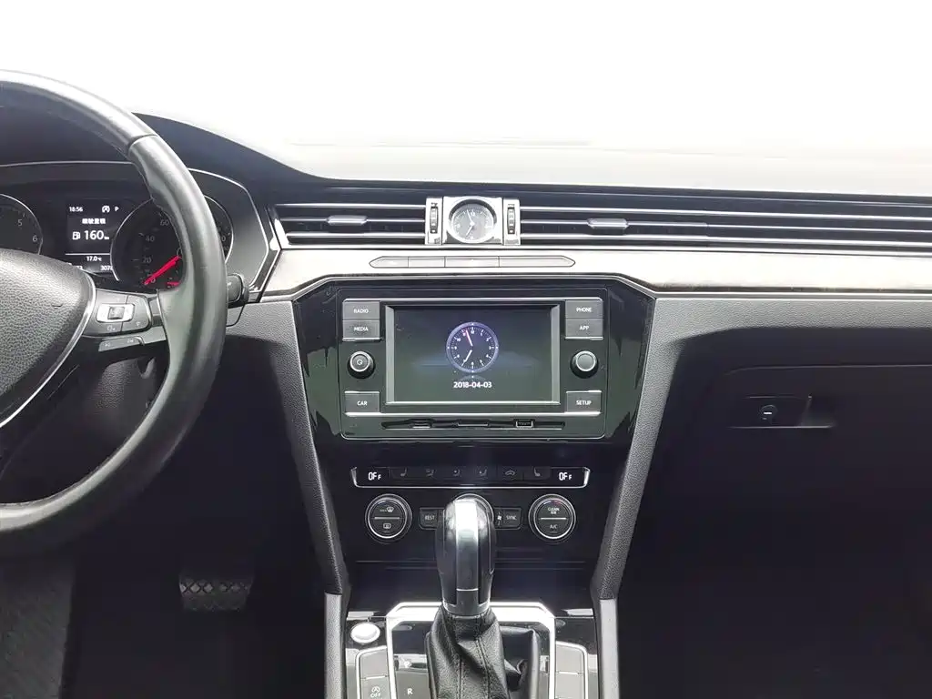 Volkswagen Magotan 2018 330TSI DSG Luxury фото 12