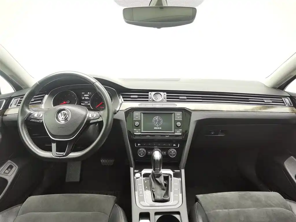 Volkswagen Magotan 2018 330TSI DSG Luxury фото 5
