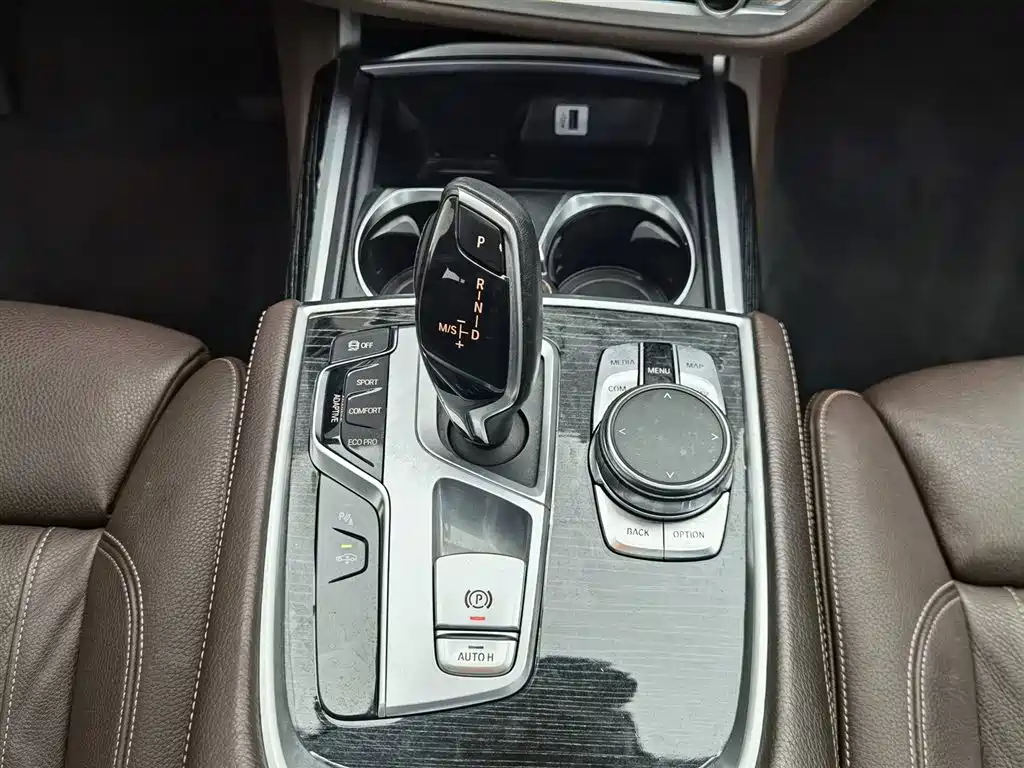 BMW 7 Series 2018 730Li Leading Type M Sport Package фото 13