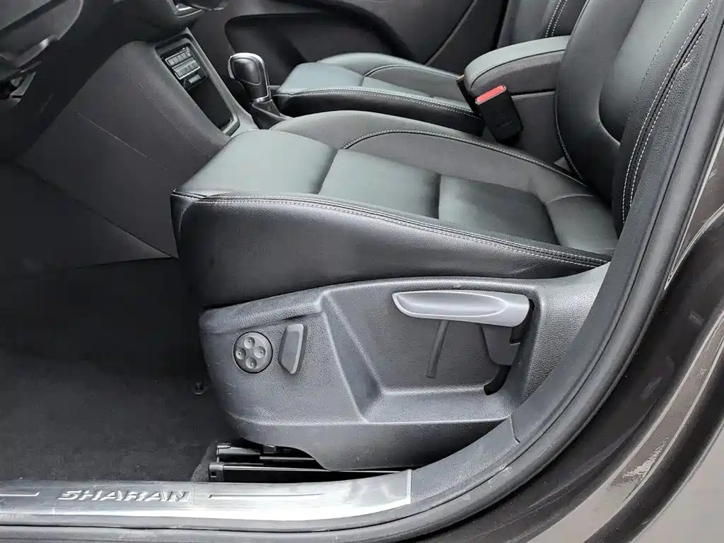 Volkswagen Sharan 2018 380TSI Comfort 7-Seater фото 20