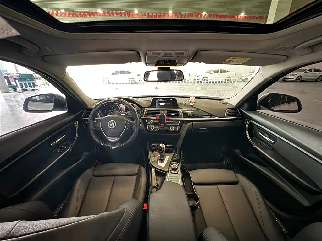 BMW 3 Series 2018 320Li Fashion Style фото 17