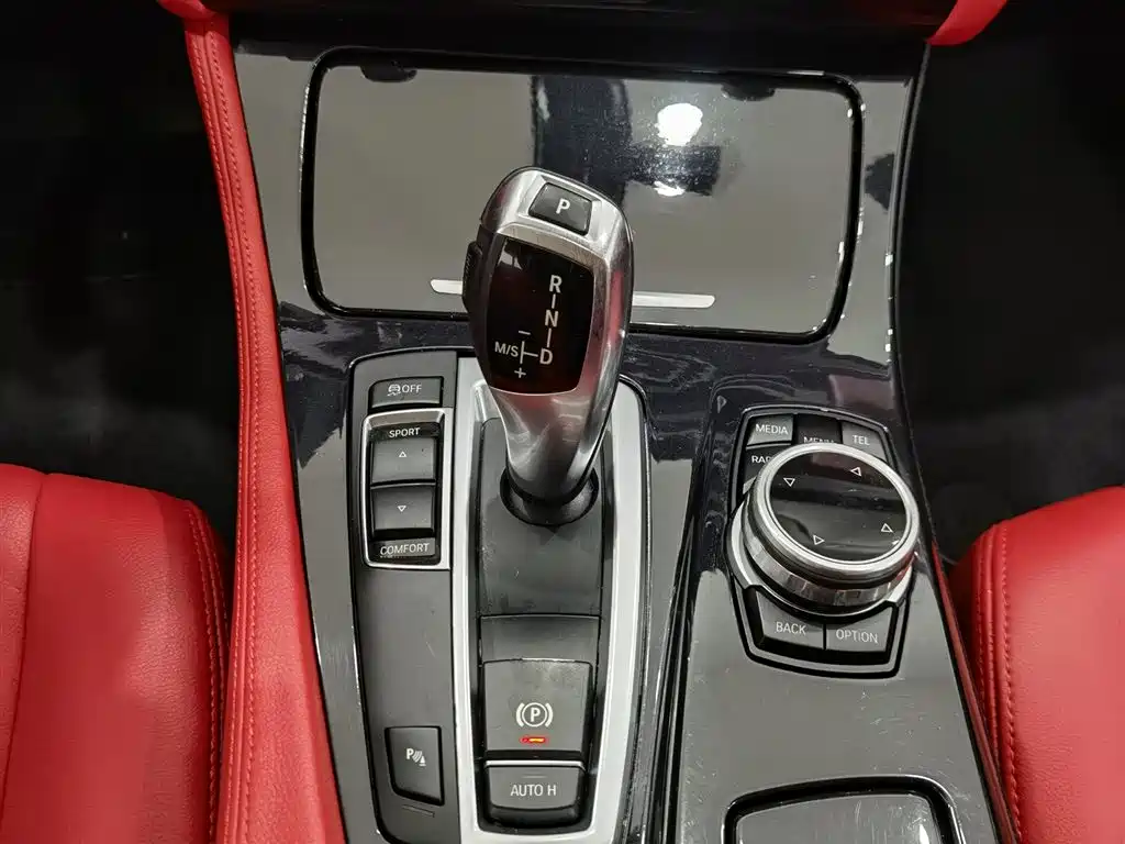 BMW 5 Series 2017 520Li Classic Edition фото 13