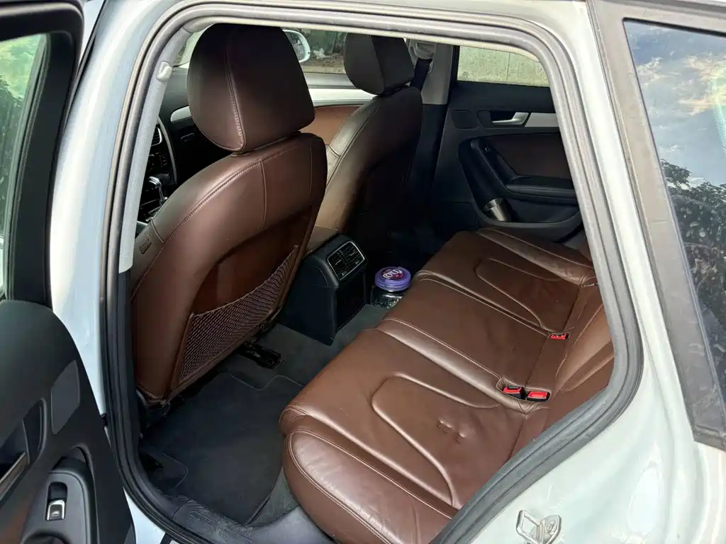 Фото 5 - Audi A4 (Import)