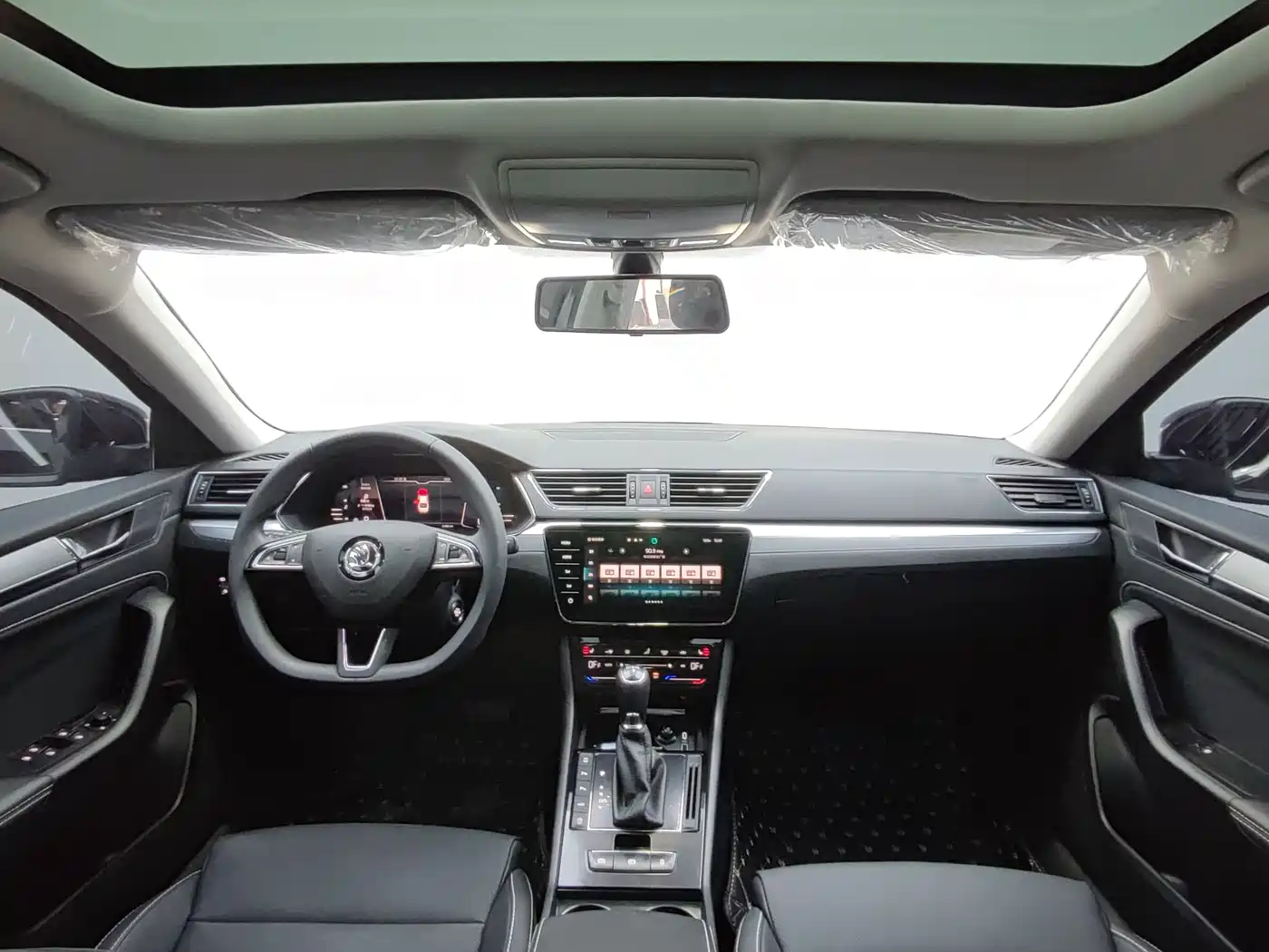 Škoda Superb 2024 TSI280 DSG Premium Edition фото 10