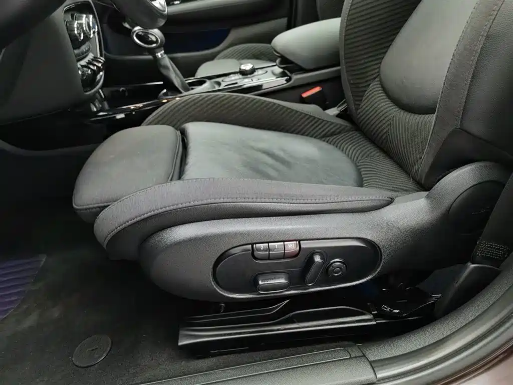 MINI CLUBMAN 2016 Facelift 1.5T COOPER фото 20