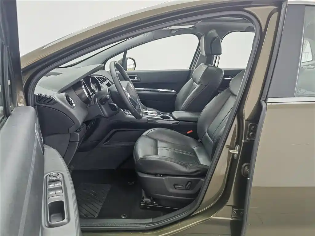 Peugeot 3008 2013 2.0L Automatic Trend Edition фото 10