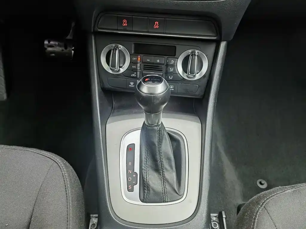 Audi Q3 2015 30 TFSI Progressive фото 13