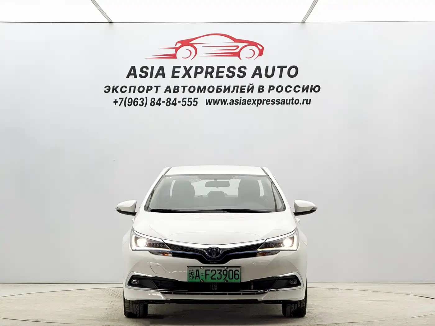 Toyota Corolla 2018 Hybrid 1.8L E-CVT Smart Edition фото 2