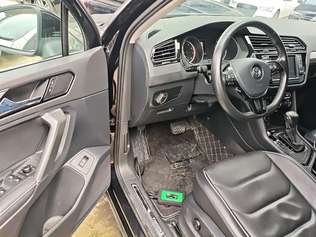 Volkswagen Tiguan L 2017 330TSI Automatic 2WD Flagship Edition фото 16