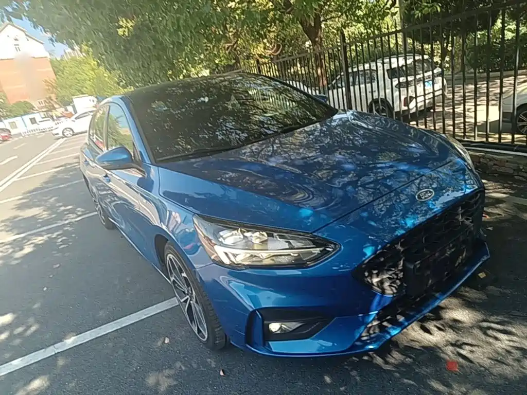 Фото 4 - Ford Focus