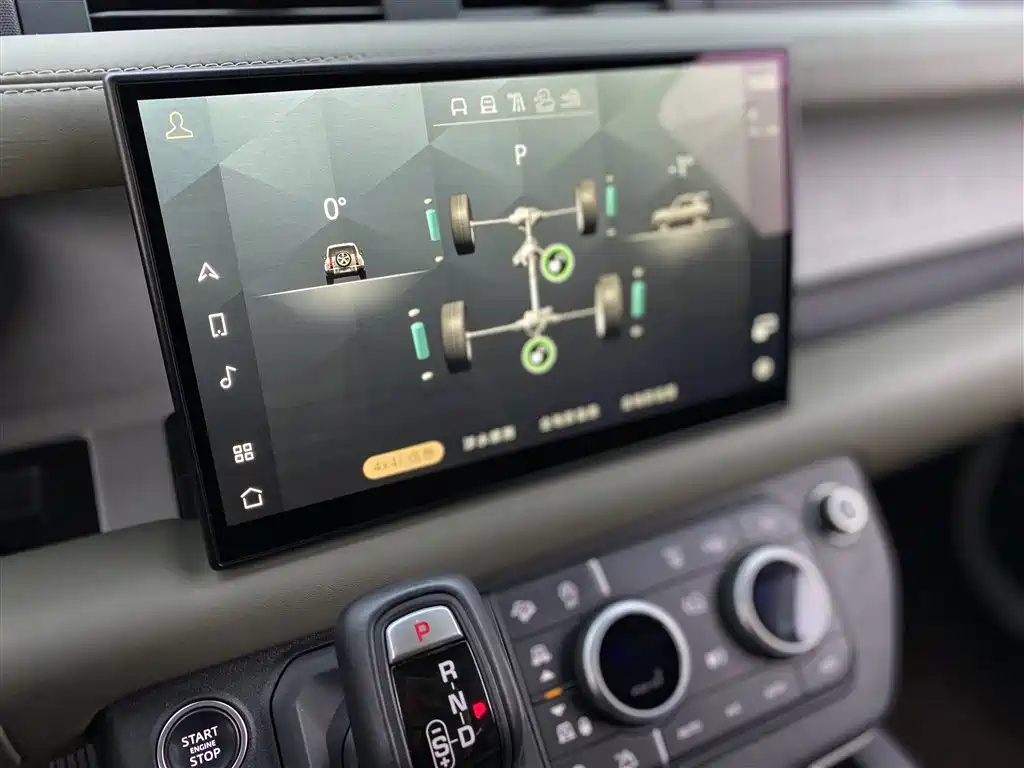 Land Rover Defender 2022 90 2.0T P300 X-DYNAMIC HSE фото 15
