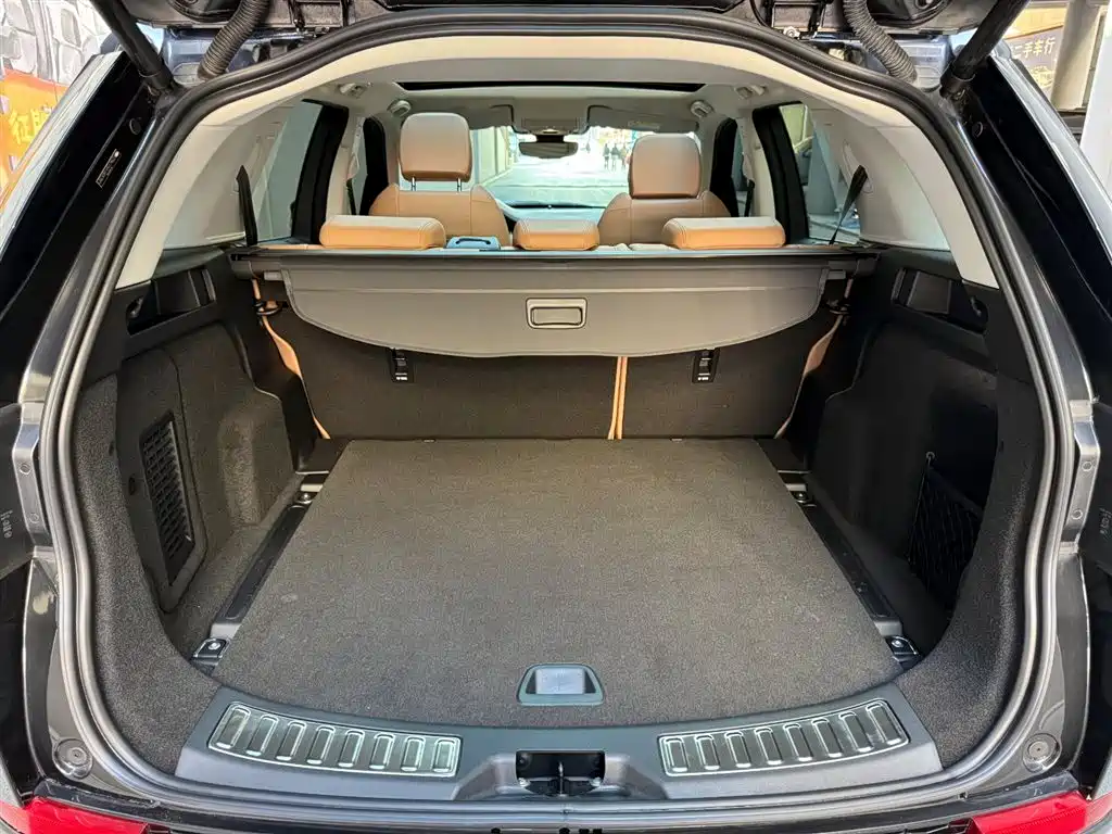 LAND ROVER DISCOVER SPORTS