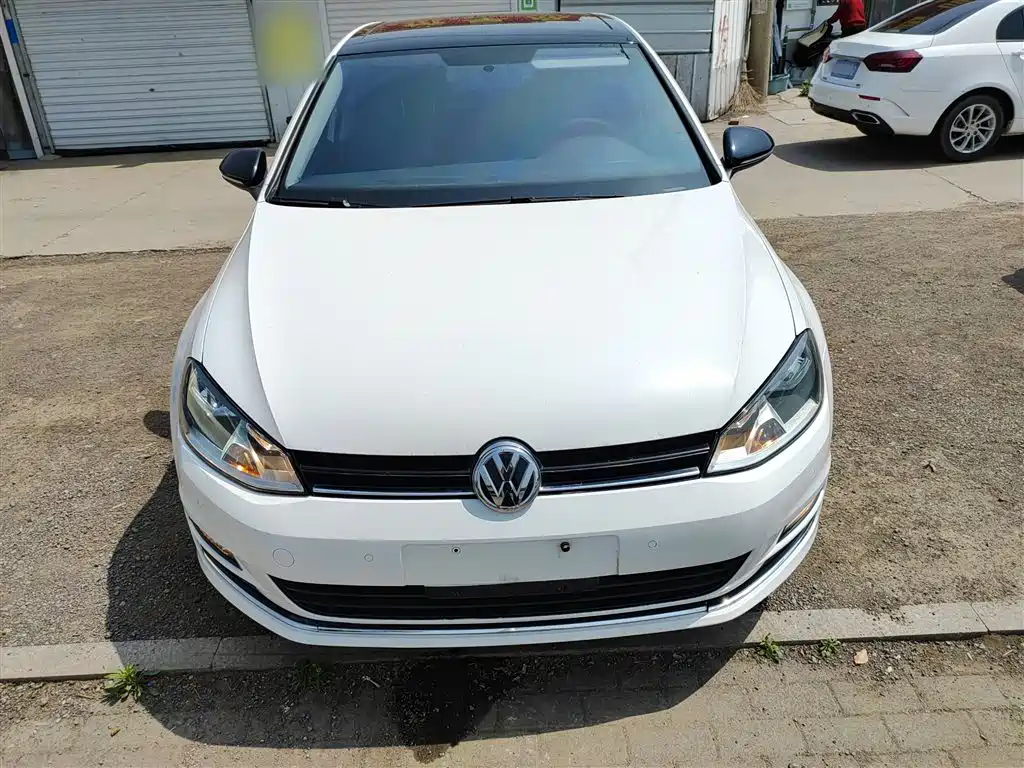 Volkswagen Golf 2017 1.6L Auto Comfort Millionth Edition фото 3