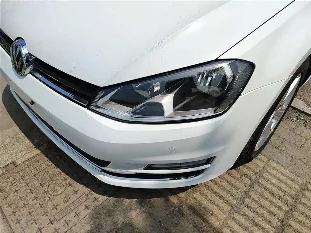 Volkswagen Golf 2017 1.6L Auto Comfort Millionth Edition фото 17