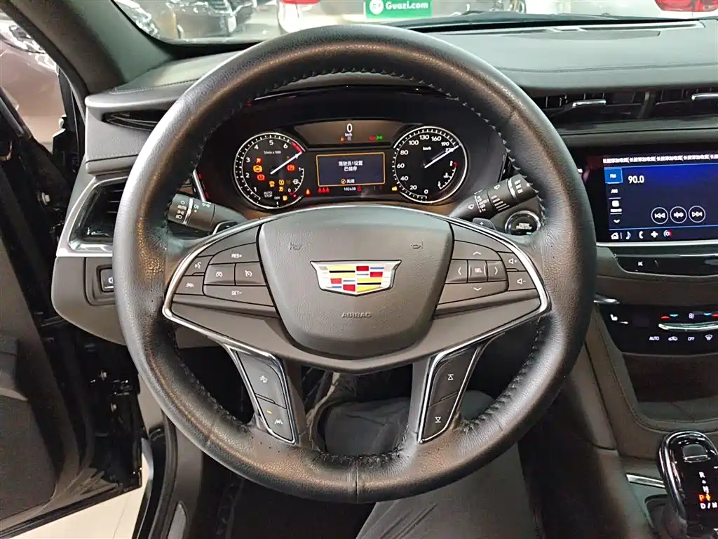 CADILLAC XT5