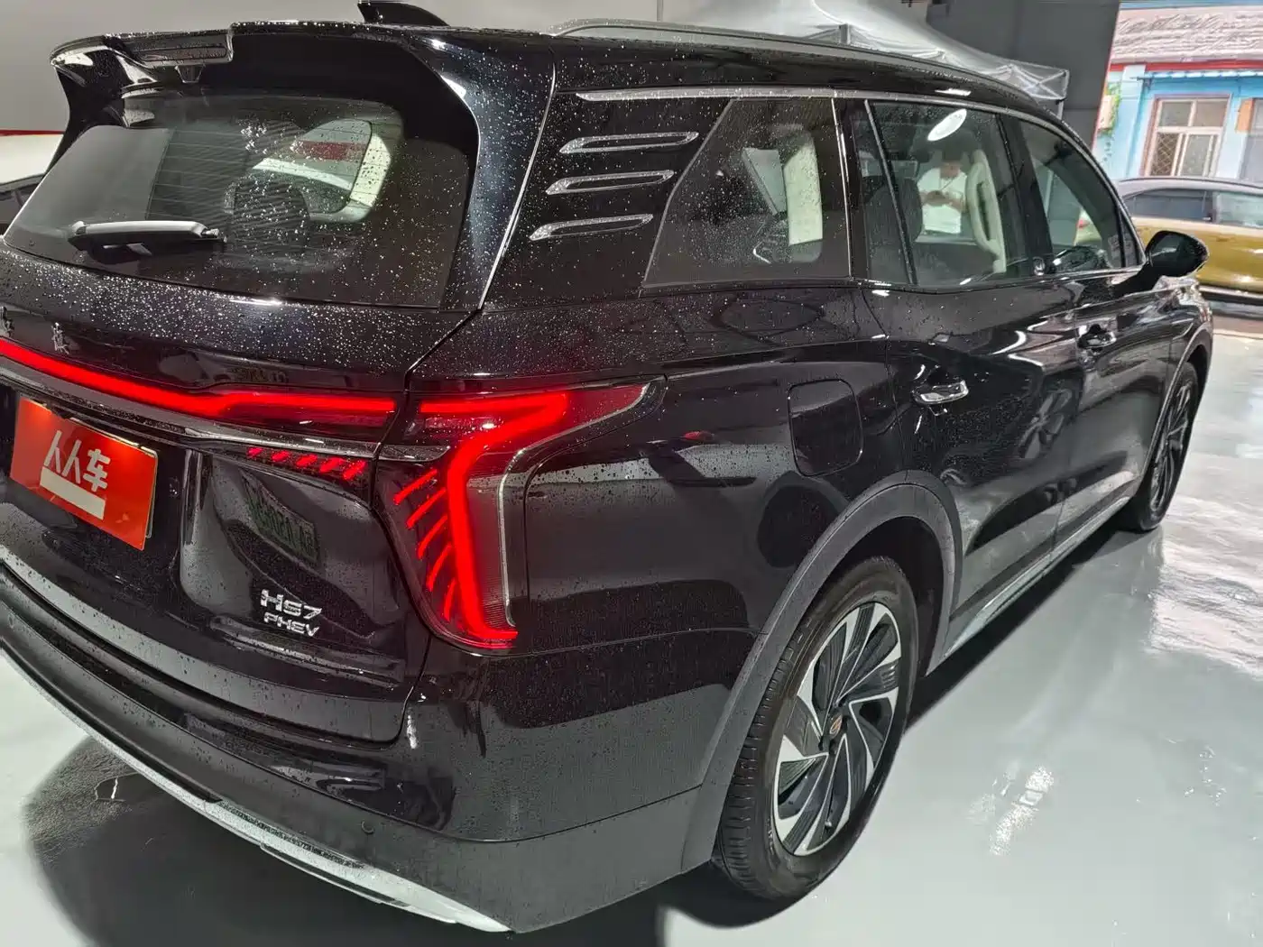 Hongqi HS7 PHEV 2024 2.0T PHEV 4WD Flagship Edition 6-seater фото 4