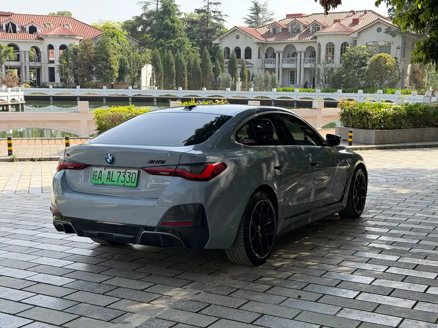 BMW i4 2023 eDrive35 фото 7
