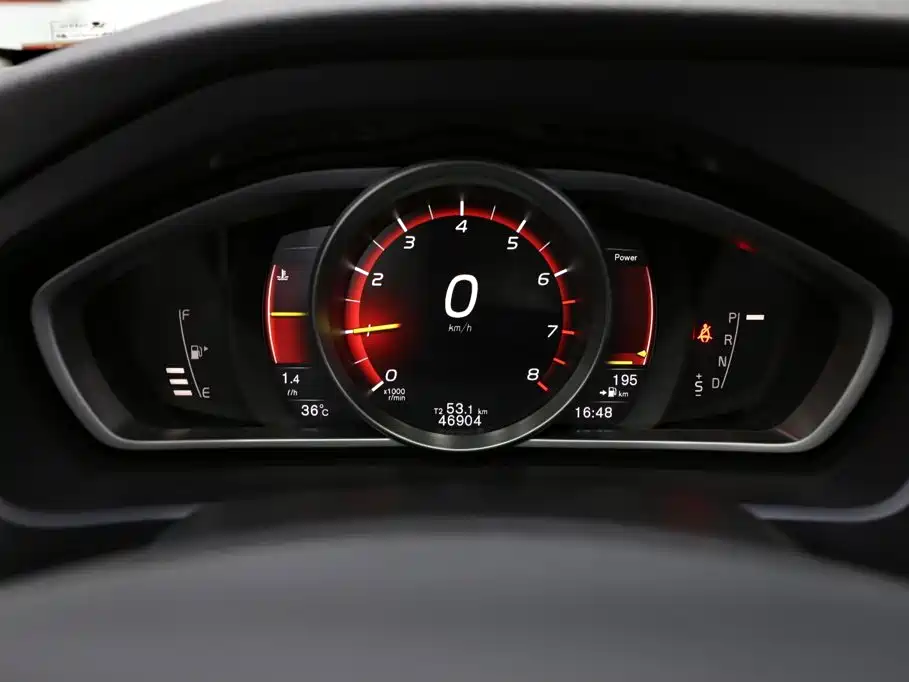 Volvo V40 2018 2018 T3 R-Design Edition