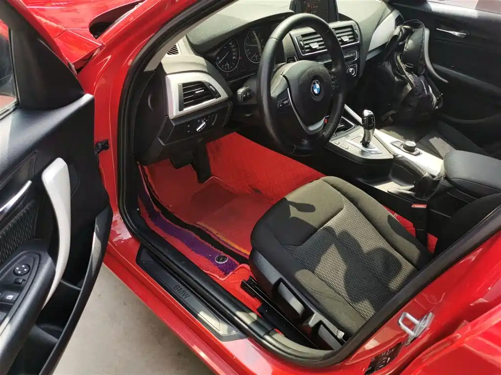 BMW 1 Series (Import) 2015 118i Leading фото 11