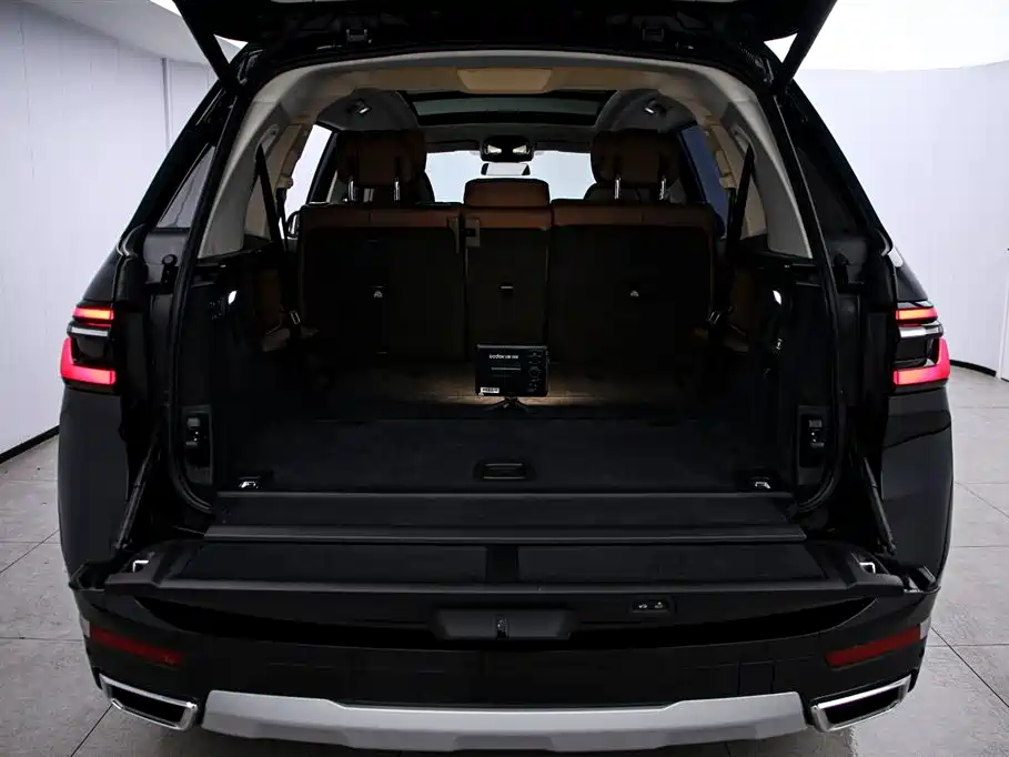BMW X7 2023 xDrive40i Leading Luxury Package фото 15