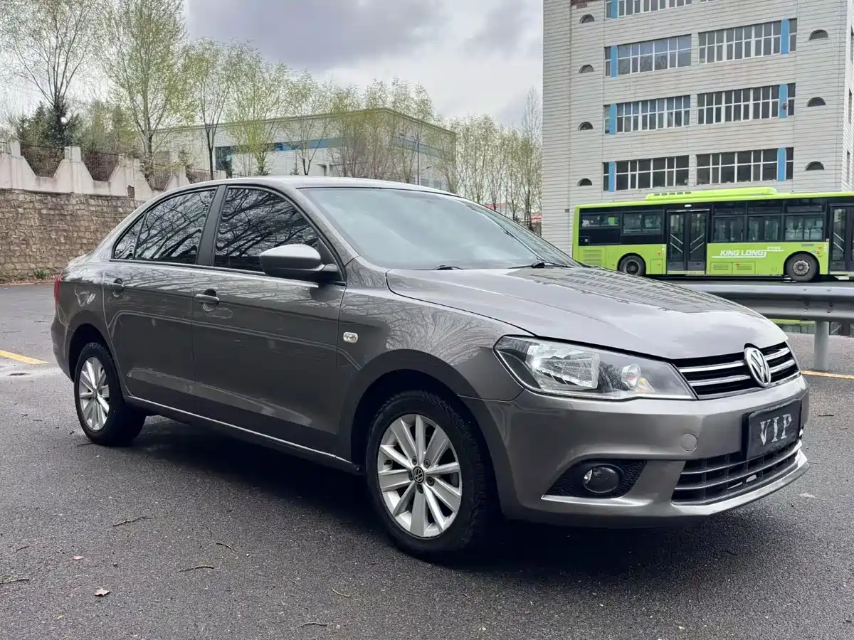 Volkswagen Jetta 2013 1.6L Manual Fashion фото 3