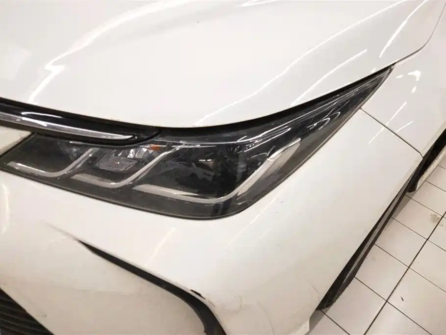 Toyota Corolla 2021 Hybrid 1.8L E-CVT Elite Edition фото 5