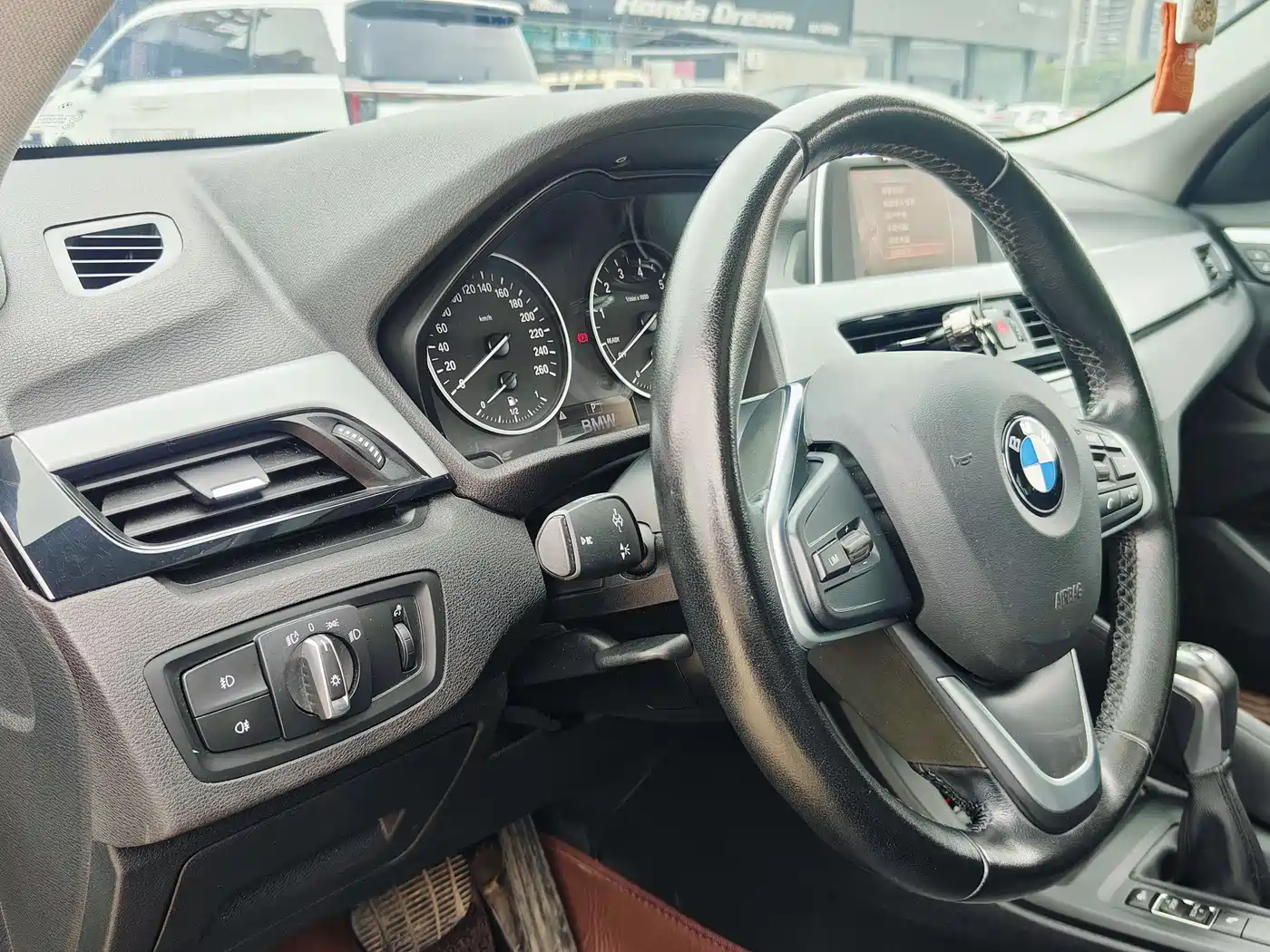 BMW X1 2016 sDrive18Li Premium Model фото 12
