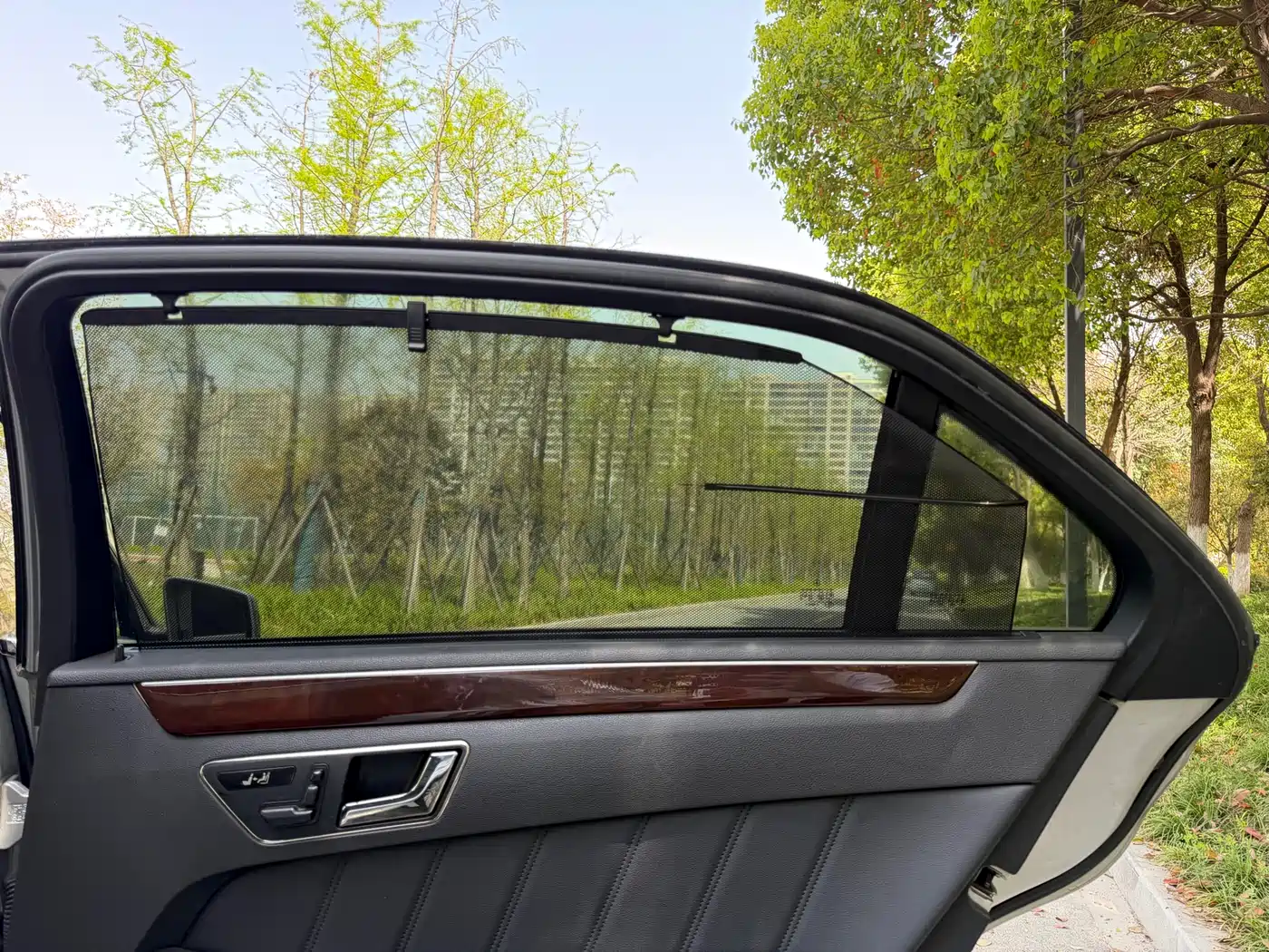 Mercedes-Benz E-Class 2011 E 260 L CGI Fashion фото 11