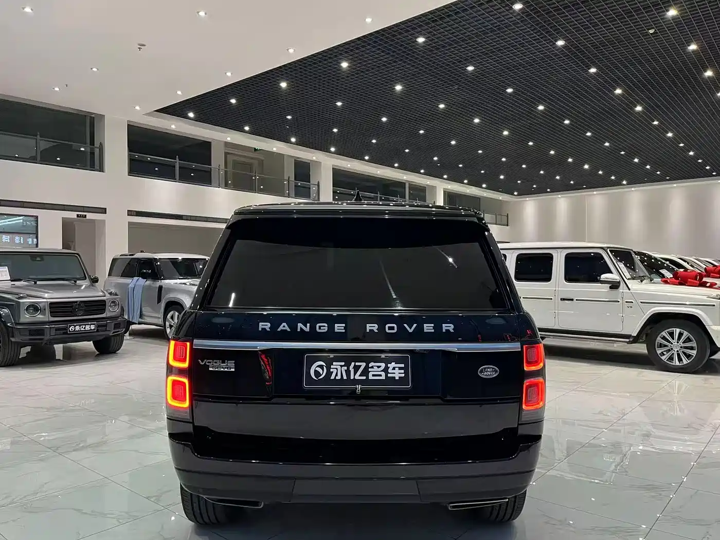 Land Rover Range Rover 2019 3.0 SC V6 Heritage Extended Edition фото 12