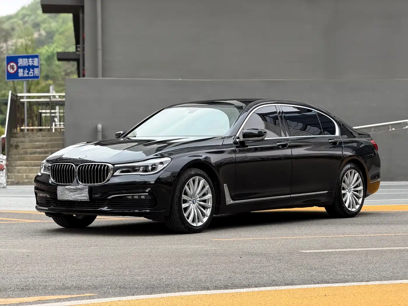BMW 7 Series 2016 740Li Leading Edition