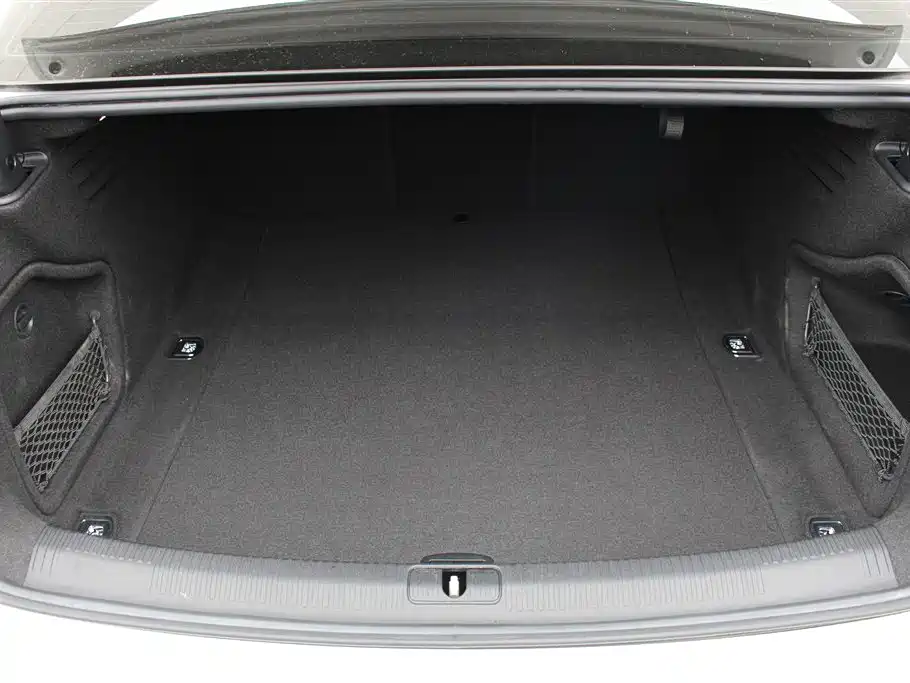 Audi A4L 2022 40 TFSI Luxury Dynamic фото 3