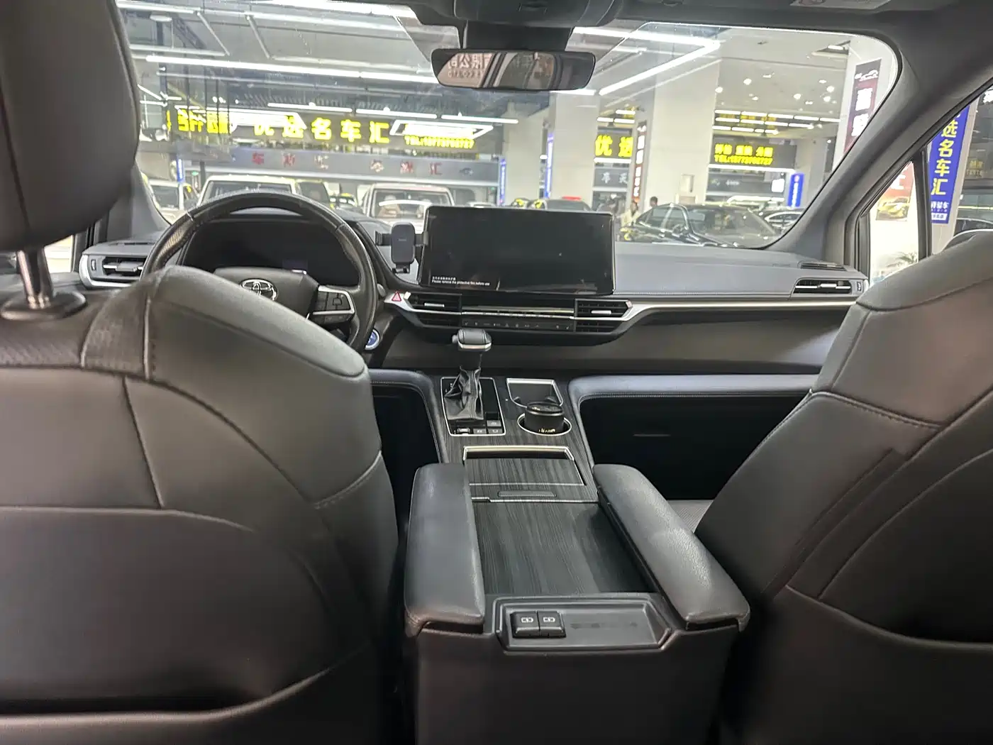 Toyota Sienna 2023 2.5L Hybrid Premium Edition фото 18