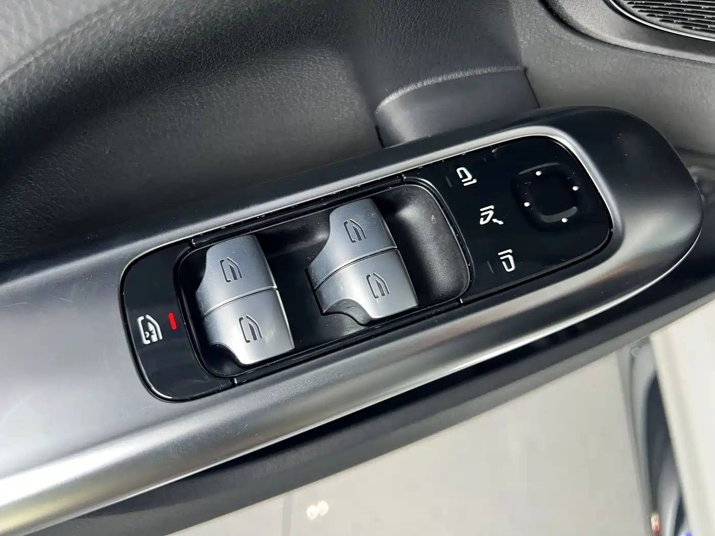 Mercedes-Benz C-Class 2024 C 260 L Sport фото 11