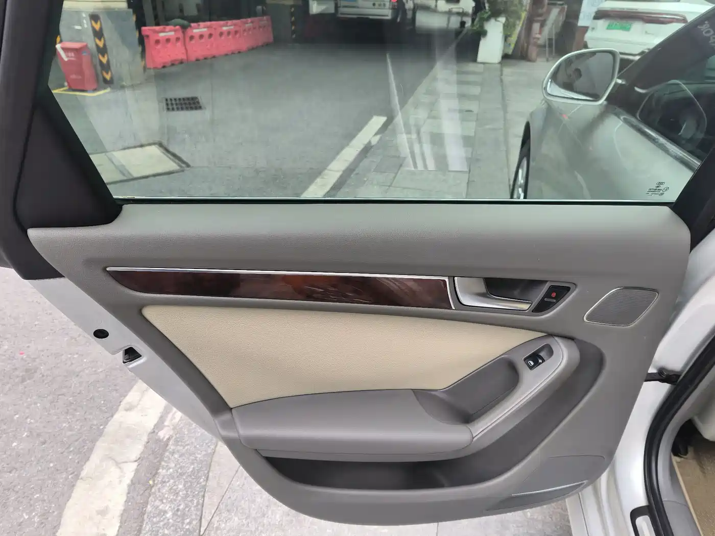 Audi A4L 2011 2.0 TFSI Comfort фото 13