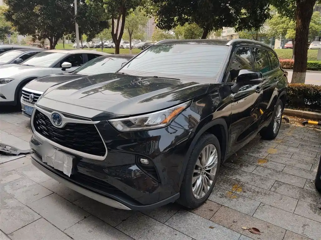 TOYOTA HIGHLANDER