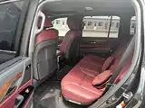 Фото 13 - Lexus LX