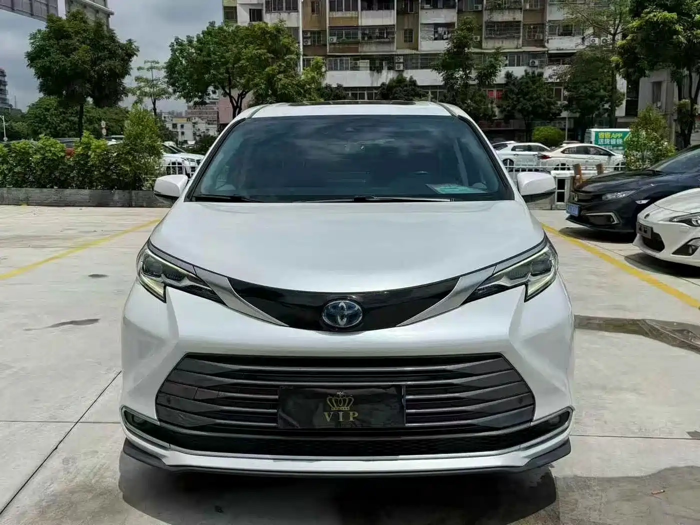Фото 3 - Toyota Sienna