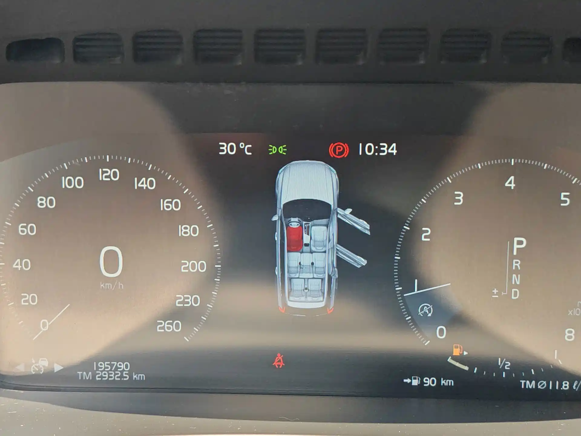 Фото 13 - Volvo XC90