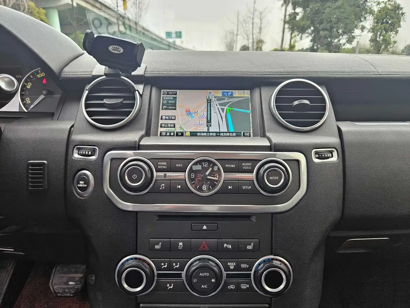 Land Rover Discovery 2016 3.0 SC V6 SE фото 6