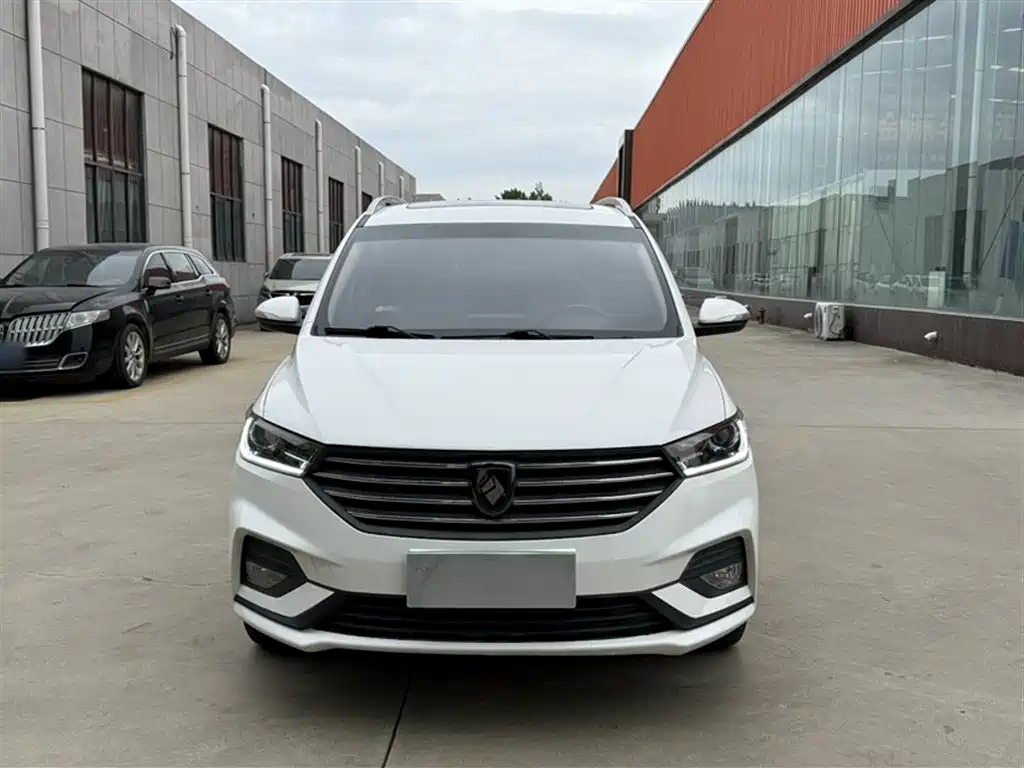Baojun 360 2019 2018 1.5L Automatic Luxury (China V)
