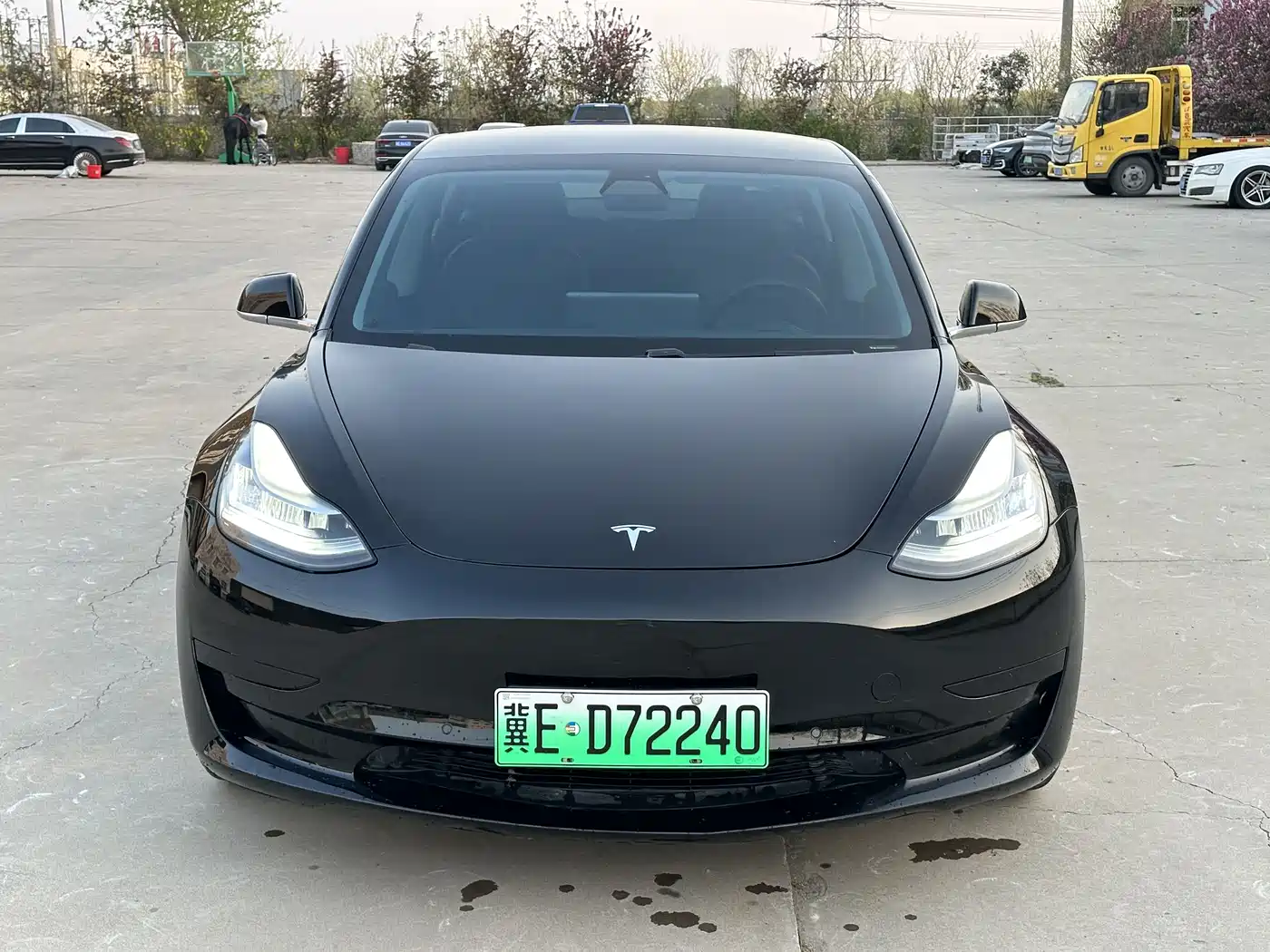TESLA MODEL 3