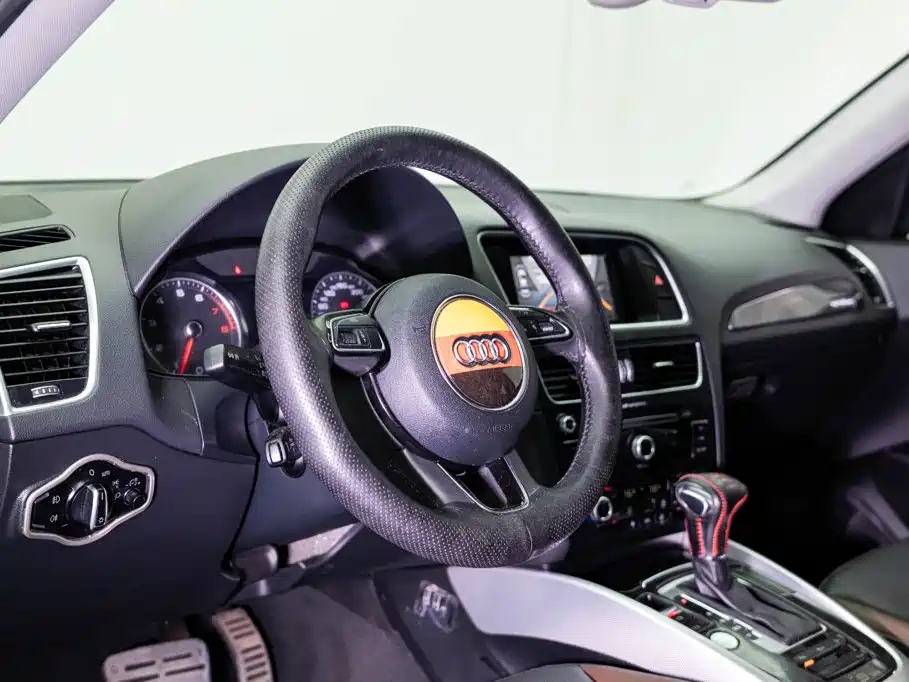 Audi Q5 2018 2017 40 TFSI Technology