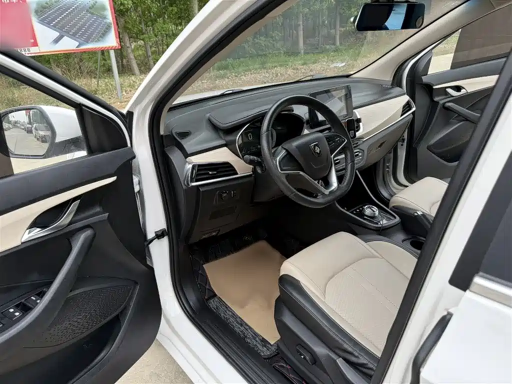 Baojun 360 2019 2018 1.5L Automatic Luxury (China V)