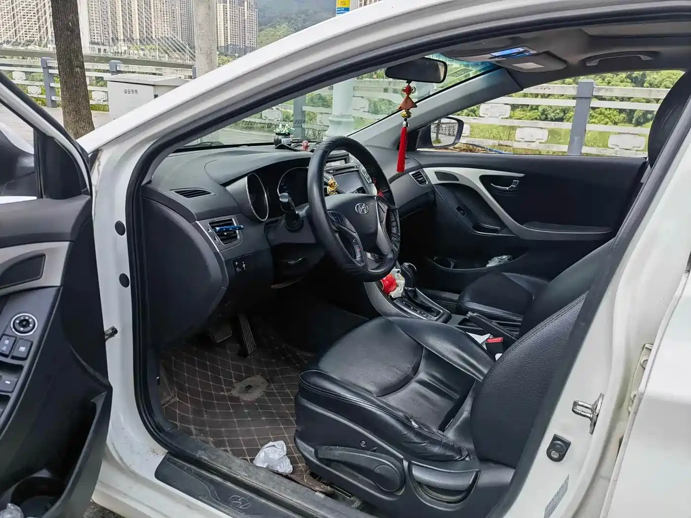 Hyundai Langdong 2012 1.6L Automatic Leading фото 7