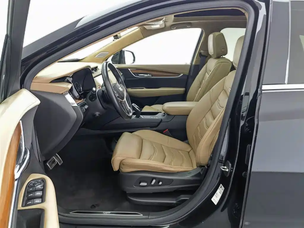 Cadillac XT5 2016 28T AWD Platinum Edition фото 10