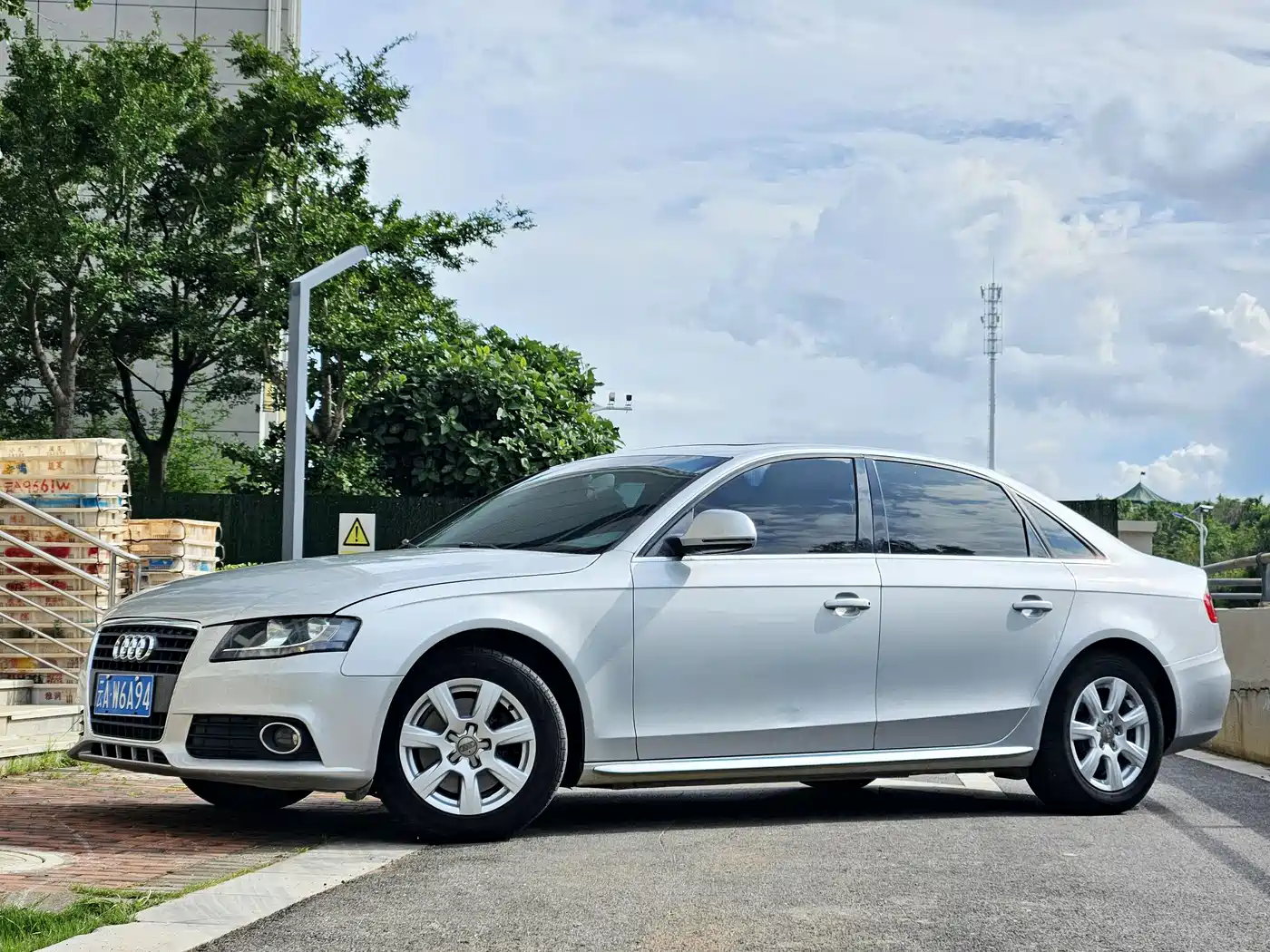 Фото 1 - Audi A4L