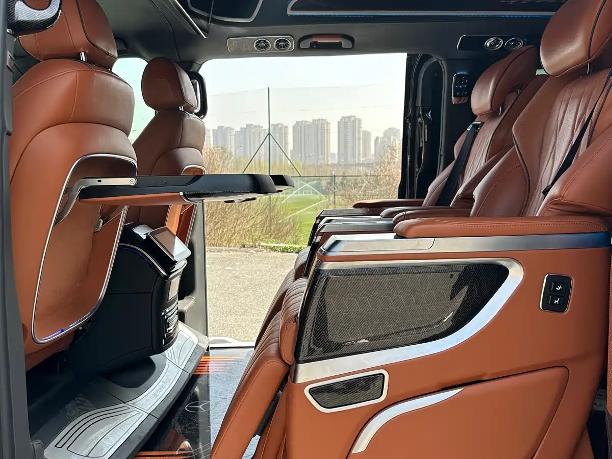 Mercedes-Benz Vito 2023 2.0T Business 7-Seater фото 5